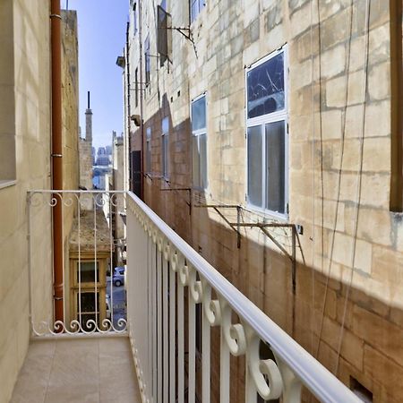 Exquisite 3-Bedroom Duplex Penthouse With Jacuzzi In Valletta Centre Exteriér fotografie