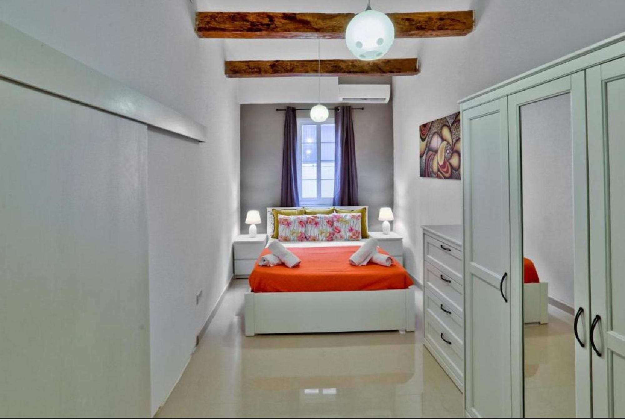 Exquisite 3-Bedroom Duplex Penthouse With Jacuzzi In Valletta Centre Exteriér fotografie