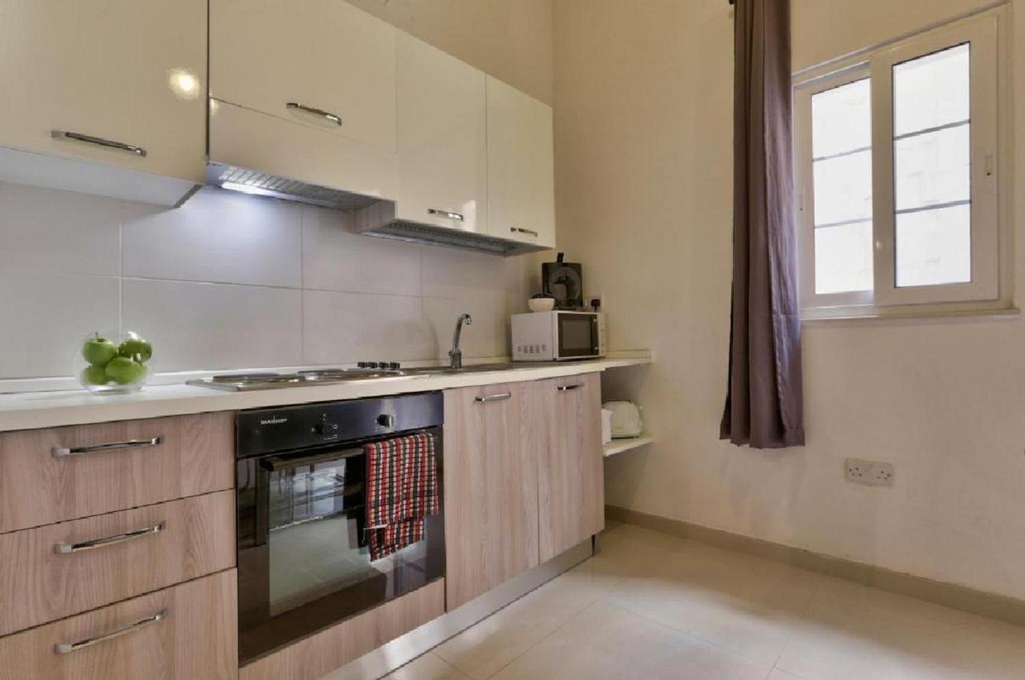 Exquisite 3-Bedroom Duplex Penthouse With Jacuzzi In Valletta Centre Exteriér fotografie