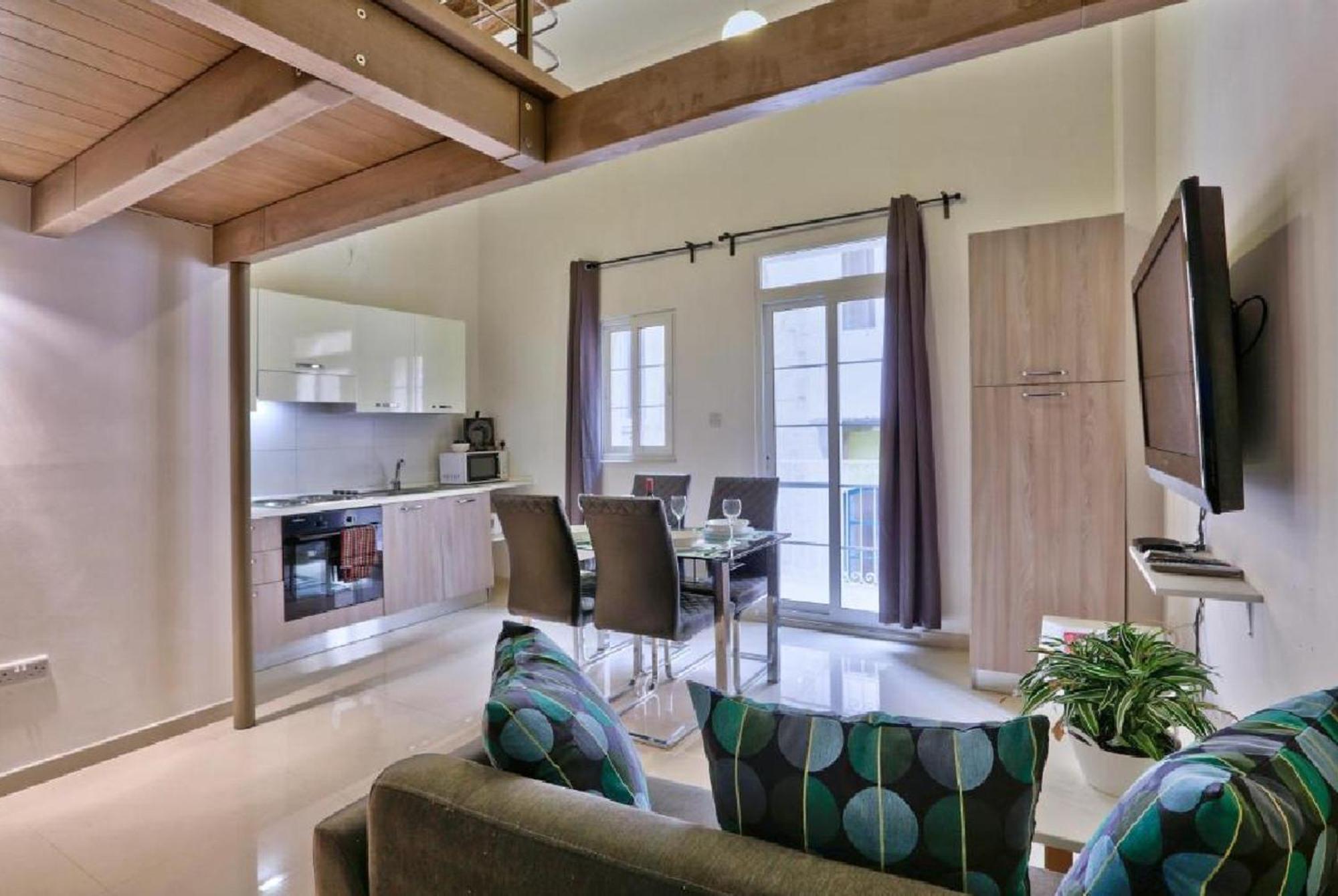 Exquisite 3-Bedroom Duplex Penthouse With Jacuzzi In Valletta Centre Exteriér fotografie