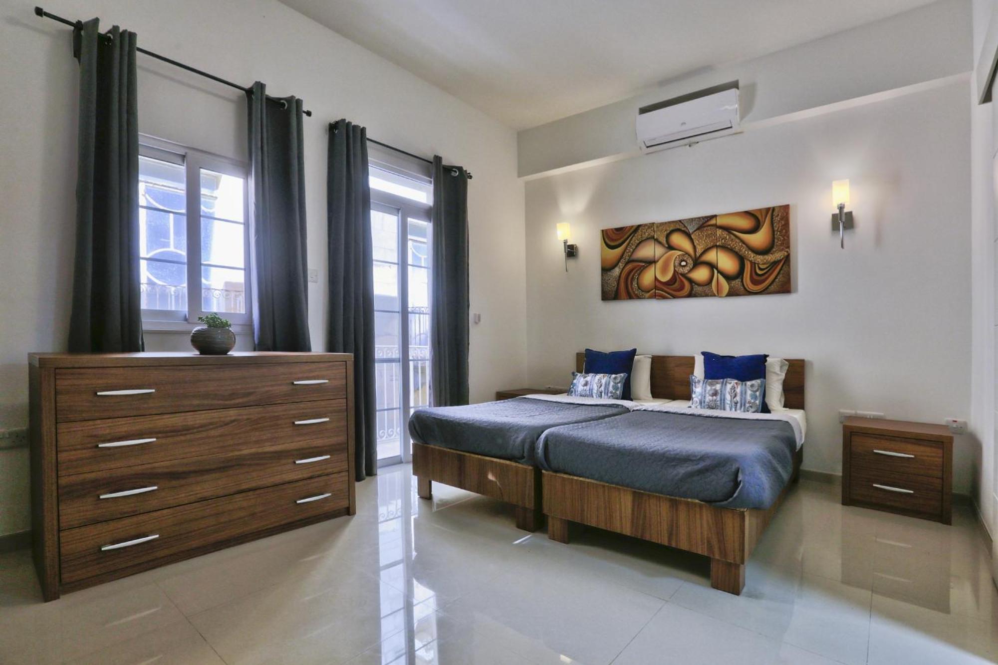 Exquisite 3-Bedroom Duplex Penthouse With Jacuzzi In Valletta Centre Exteriér fotografie