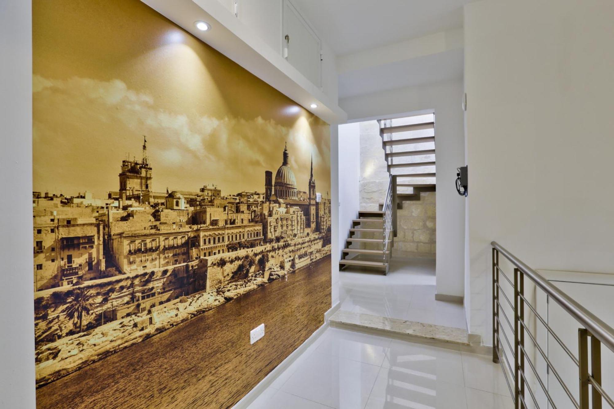 Exquisite 3-Bedroom Duplex Penthouse With Jacuzzi In Valletta Centre Exteriér fotografie