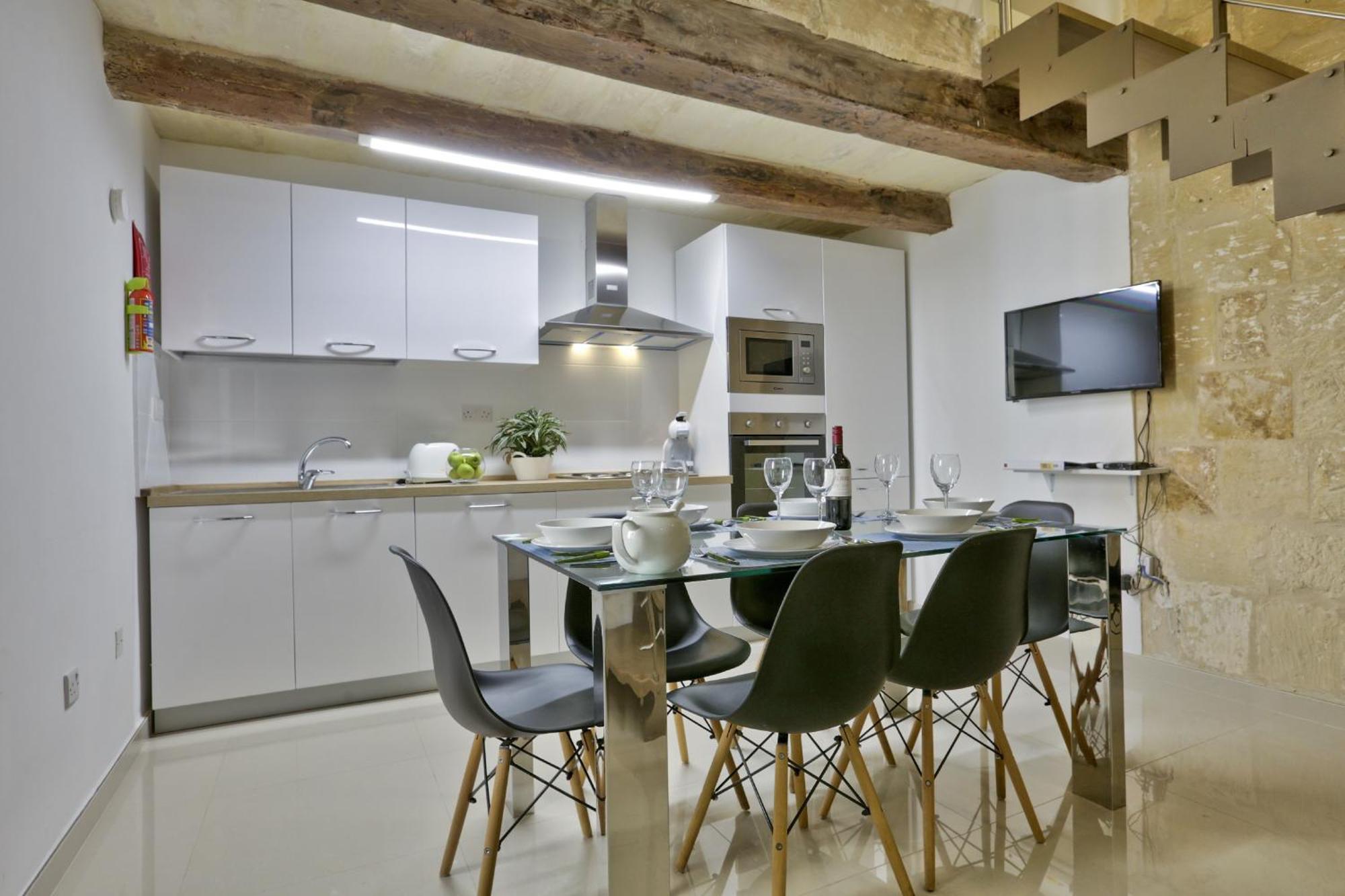 Exquisite 3-Bedroom Duplex Penthouse With Jacuzzi In Valletta Centre Exteriér fotografie