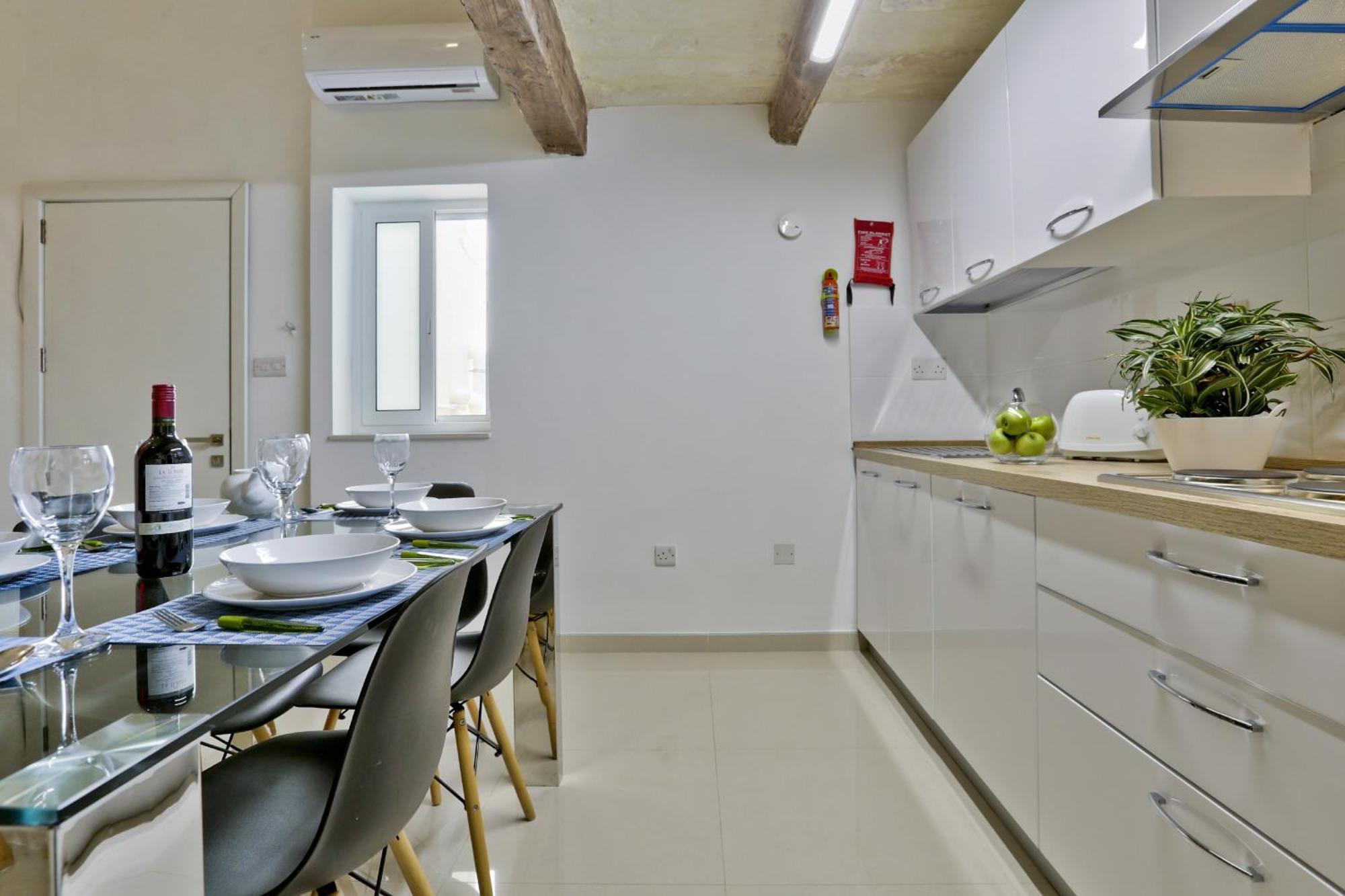 Exquisite 3-Bedroom Duplex Penthouse With Jacuzzi In Valletta Centre Exteriér fotografie