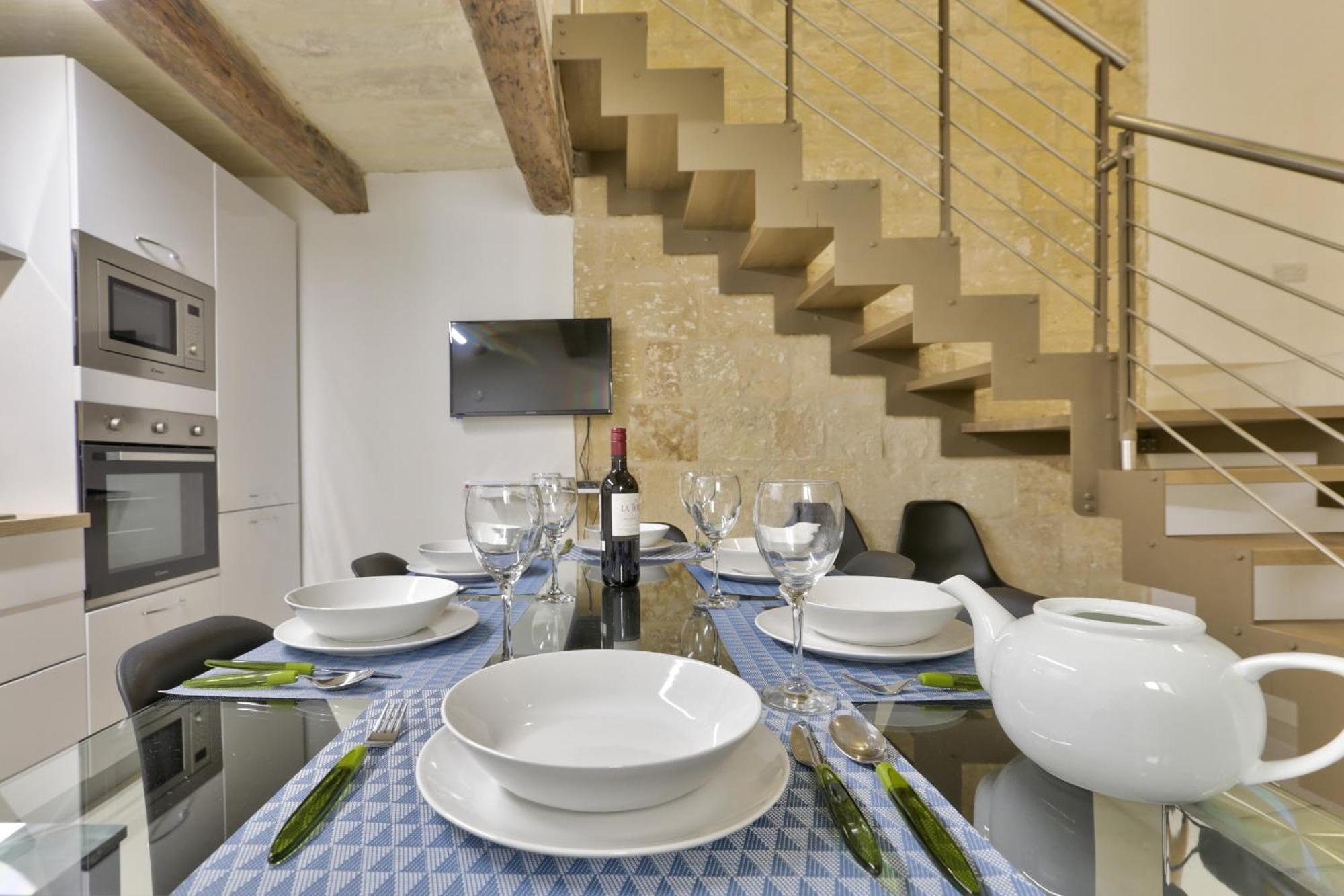 Exquisite 3-Bedroom Duplex Penthouse With Jacuzzi In Valletta Centre Exteriér fotografie