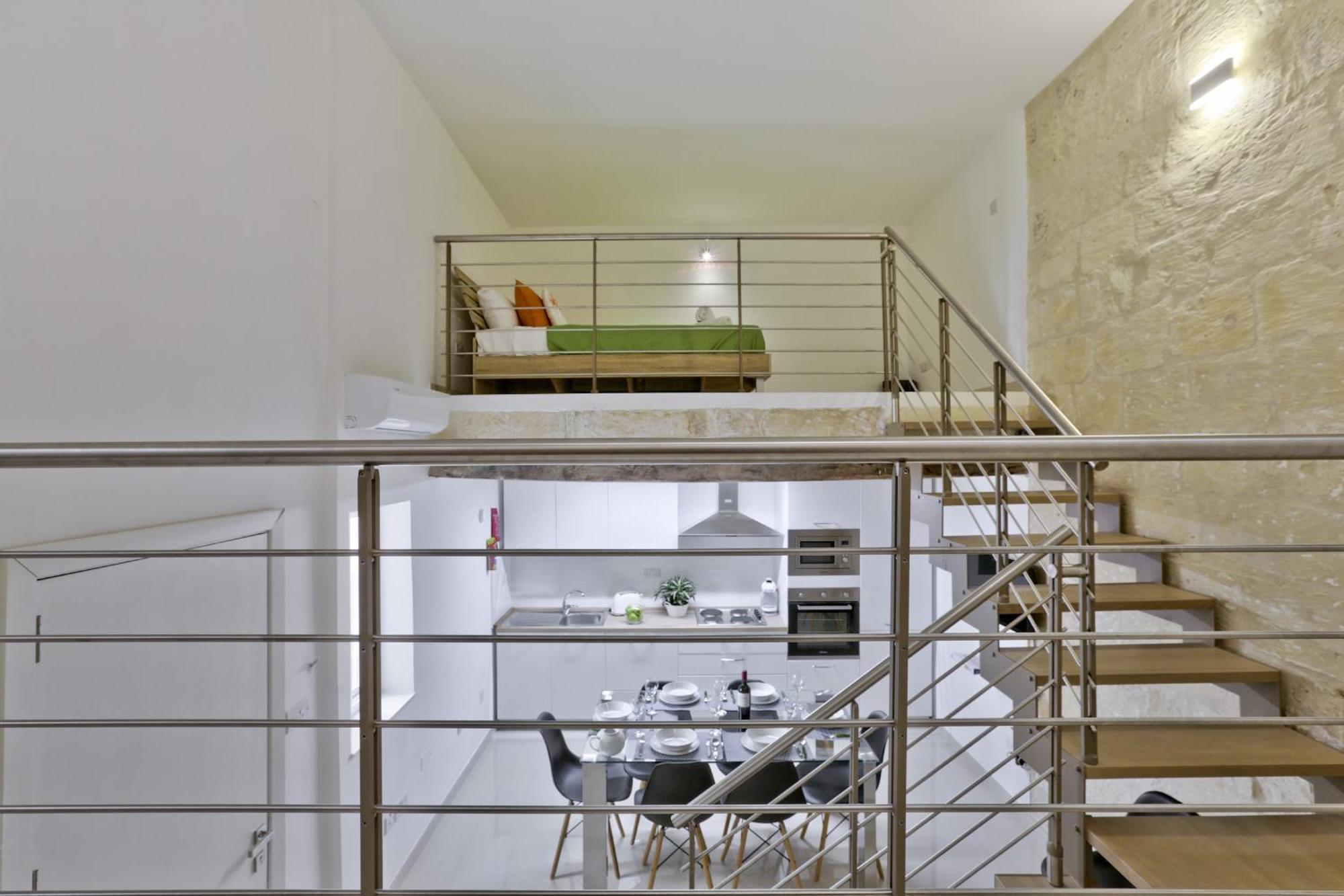 Exquisite 3-Bedroom Duplex Penthouse With Jacuzzi In Valletta Centre Exteriér fotografie