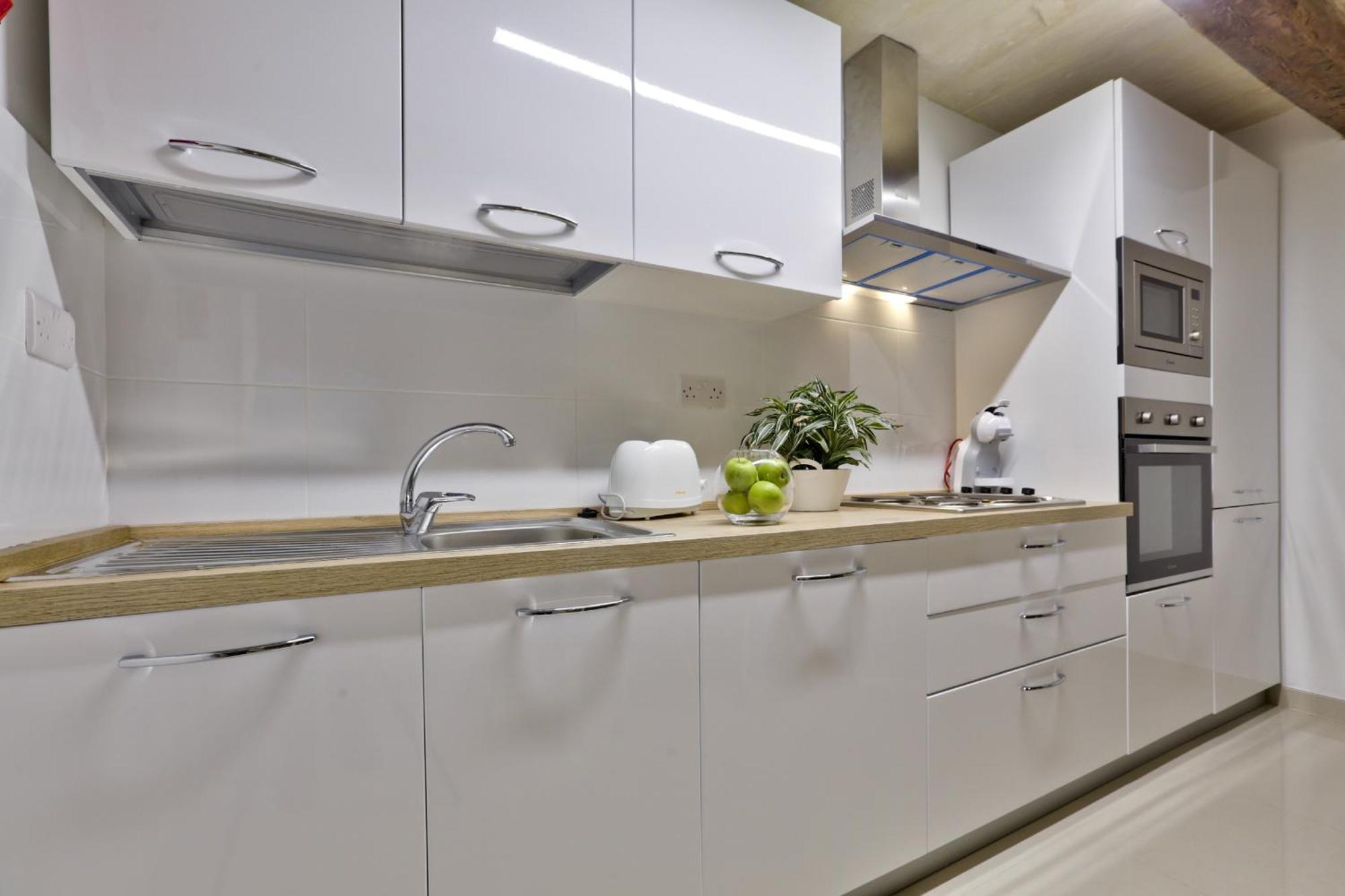 Exquisite 3-Bedroom Duplex Penthouse With Jacuzzi In Valletta Centre Exteriér fotografie